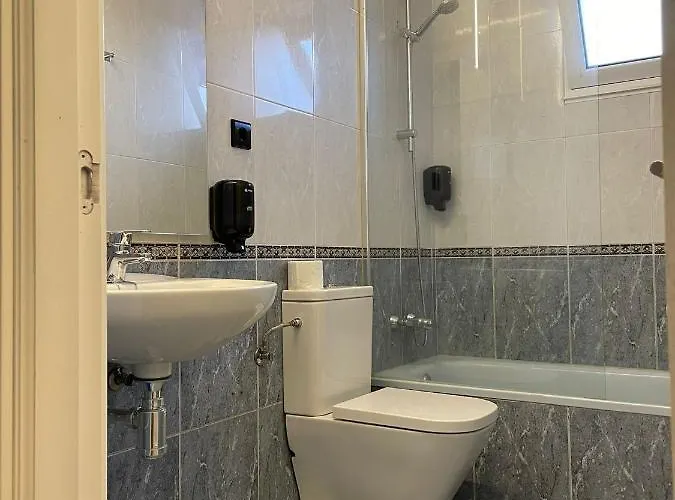 Belmonte - Check In A 650 Metros Pensión 2*